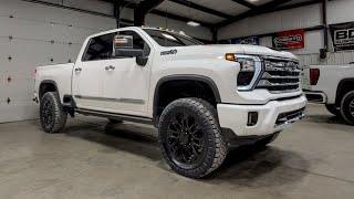 2024 Chevy 2500HD High Country with Cognito 4in lift