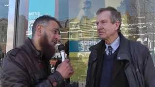 British Engineer Converts From Christianity To Islam ! 'LIVE' Street Dawah