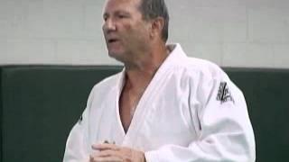HILARIOUS!!! Ed O'Neill's VERY First Class at the Gracie Jiu-Jitsu Academy