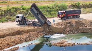 Skills​ Transaction Bulldozer KOMATSU, Processing Filling Up The Land huge, Dump Truck 25Ton