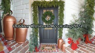 Outdoor Christmas Decorating Ideas 2024