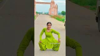 Kamar Dhake roye laga tu #dance #dancerchitra #shorts #viralshort #trending #chitrakootkiqueen