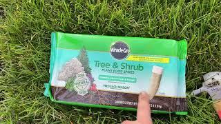 MIRACLE-GRO Tree & Shrub fertilizer spike