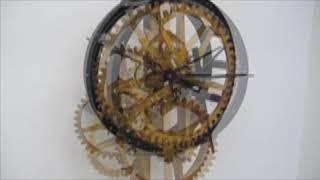 GIZMOS 2019: Wooden Gear Clock