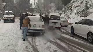 Murree ice Road Accidents live Video car slip in snowy Road