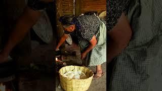 This candle making technique is 300 years old. #handmade #candle #howitsmade