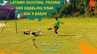 Latihan Sepak Bola mini Siswa SDN 3 Baron Persiapan Lomba 17 Agustus 2023