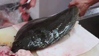 How to Skin a Fish with Scales ヒラメ 鮃、 平目 Skinning Bastard Halibut 鮨賀 2834 8686 灣仔道 125號（橫街）普樂里