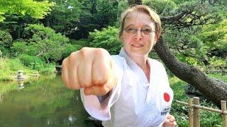 Petra Karlova from Czech Republic "Karate life in Japan (2)" チェコ人ペトラさんの空手生活