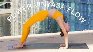 Power Yoga | Energizing Vinyasa Flow | wach & neue Energie