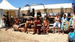 Théo Sulpice et sa troupe à l'Anse Tabarly