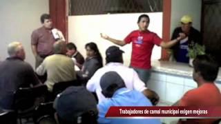 Trabajadores del camal municipal de Cuenca exigen mejoras