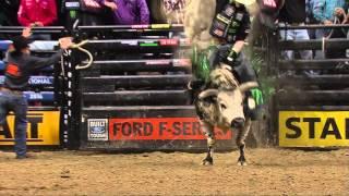 WRECK: Air Time takes out J.B. Mauney (PBR)