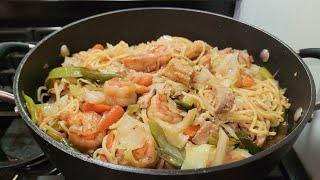 Pancit Canton Guisado (Rice noodles w/ shrimp, pork and vegetables)