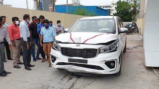 ACCIDENT !! Delivery of Kia Carnival Gone WRONG !! | Airbags triggered in right time ?? Sad Moment