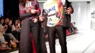 Mehwish Hayat & Azfar Rehman Walks for Munib Nawaz