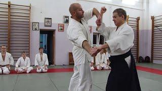 Yoshinkan Aikido training in a group for beginners