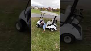 Sprung mit dem Golf Car