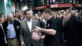 Valery Fedorenko meets Arnold Schwarzenegger