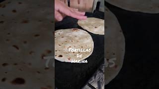 La Sabrosita! #food #travel #mexico #matamoros #tortillasdeharina https://youtu.be/hDypISvc6Wc