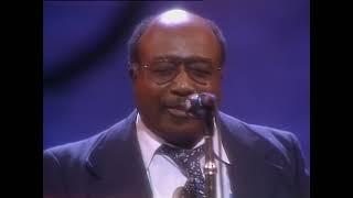 Man does some scattin', gets booed at the Apollo