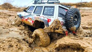  RC Mud & Snow Chaos! Jeep vs Unimog vs Ford Raptor (Axial SCX10) | Off-Road Rescue