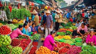 Exploring Traditional Street Food Markets in Saigon, Vietnam