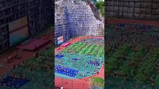 Китайские школьники в Чунцине пришли на урок физкультуры #китай #ecbbz #easychina #chinanews