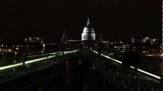 Night views of St Paul's Cathedral from the Millennium Bridge in London - Must See