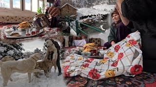 KÖYDE KIŞ GÜNÜ ANNEME ÖZEL ELİMLE SOBADA KAYGANA YAPTIM-KARDA DAVAR GÜTTÜM~KANGAL YAVRU ALABAİ YAVRU