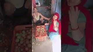 punam pandey tamatar bechti  hui