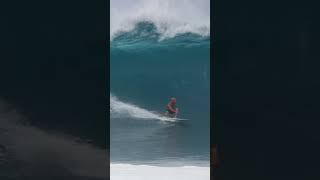 Kelly Slaters Back Side No Grab at Pipeline