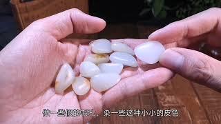 【030】和田玉手串假的多吗？新疆玉商现场展示夹带货，你看出假货了吗？