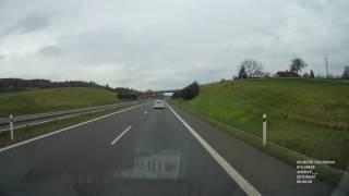 Auto na dálnici v protisměru u Písku - 7. 4. 2017.