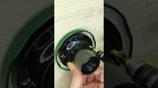 Обязательно запомни эту хитрость! Как можно легко защитить лампочку от сырости и влаги? #shorts