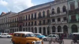 Fidel Castro died today here are some Classic American Cars in La Havana, Cuba