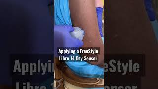 Applying a #FreeStyleLibre 14 day Sensor | #diabetes