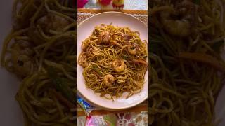 #shorts  Chilli Garlic Prawn Noodles #shortsfeed #food #cooking #recipe #foodie #noodles