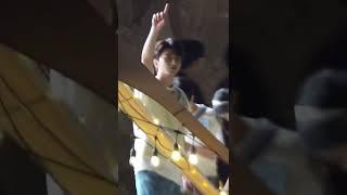 跟粉丝打招呼的坤坤超可爱#奔跑吧特别季路透 #奔跑吧10
