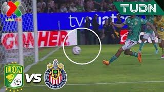 ¡Poste! ‘Pocho’ Guzmán revienta el metal | León 1-1 Chivas | AP2023-J1 | Liga Mx | TUDN