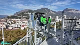 Dans les échafaudages du chantier de la tour Perret à Grenoble