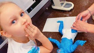 Алиса спасает АВАТАРА ! Alice help BABY AVATAR