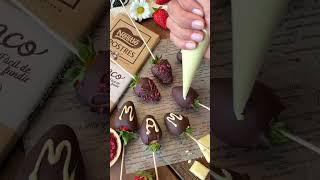 Ramo de fresas con chocolate - Recetas Nestlé Postres #shorts