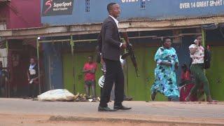 Plain clothed man shooting at people in Mukono in broad day light