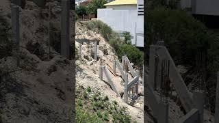 Casa em terreno declive