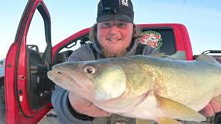 Crazy Christmas Greenbacks On Lake Winnipeg! Frostbite Deadbolt Rod And ECB Wingding Smash!