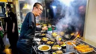 One-armed chef.Making a bold hamburger steak shown in the kitchen.