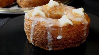 CRONUT - croissant/donut pastry / CRONUT - mix kroasana i krafne / HRSKAVO I PUNJENO KREMOM