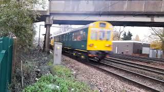 37418'An Comunn Gaidhealach' and 975025'Caroline' power through cremorne lane crossing on 22/11/22