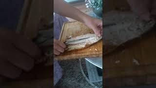 How to fillet smoked mackerel/gerookte makreel fileren